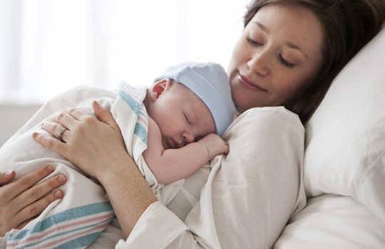 Breastfeeding_positions_181215740_5_720x432